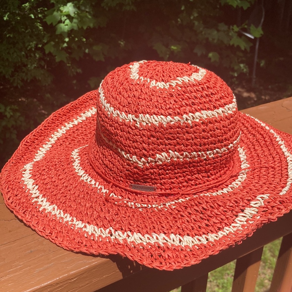 Columbia orange and white packable sun hat